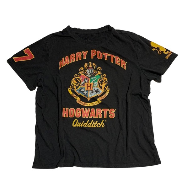 Harry Potter Hogwarts black t-shirt, medium - Picture 1 of 8